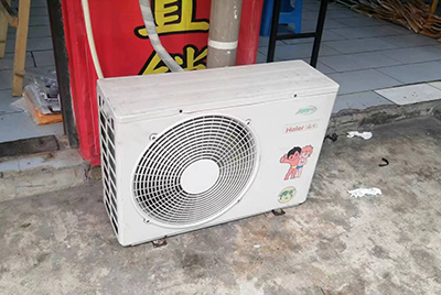 余江空调突然不制冷只吹自然风怎么办？